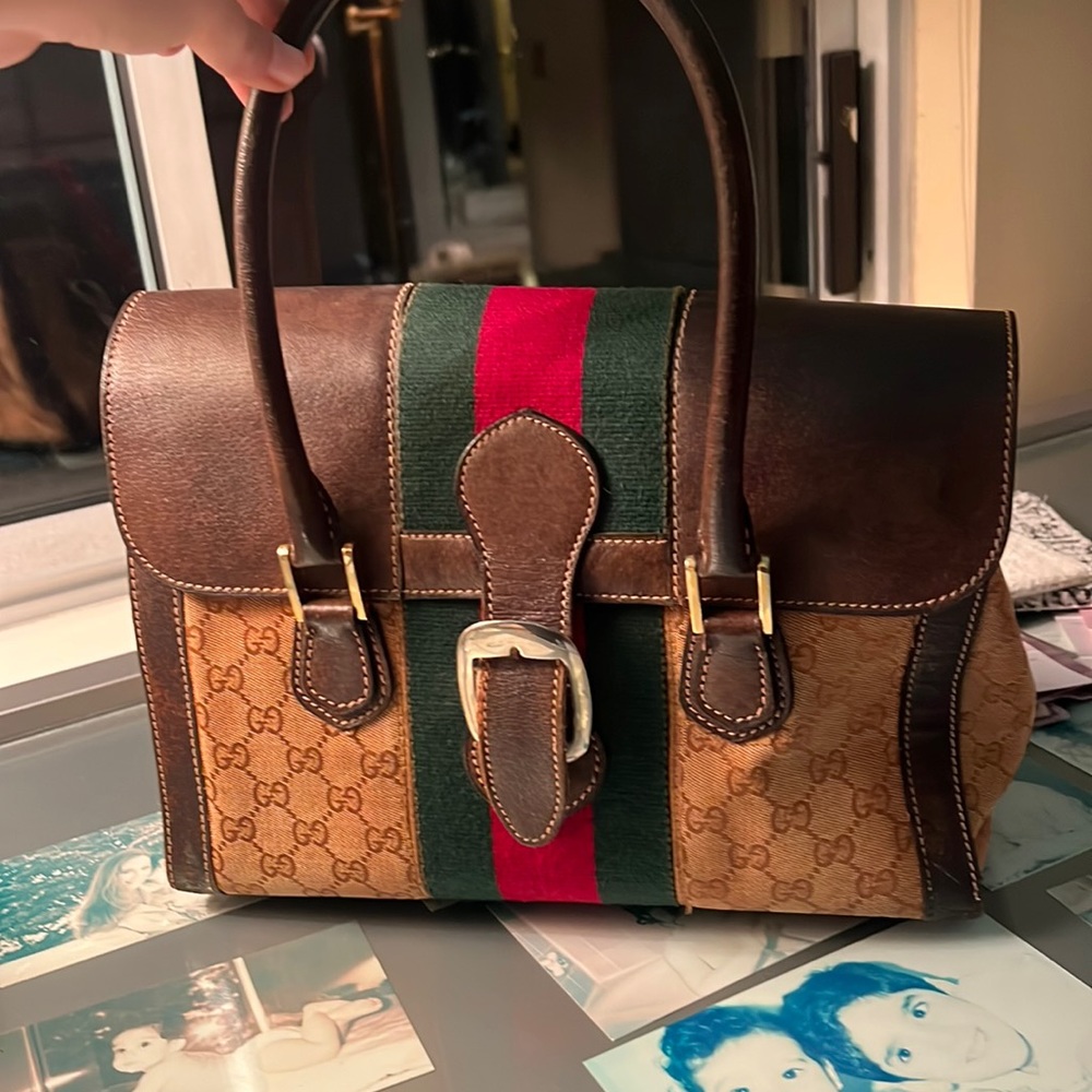 Medium size GUCCI handbag, featuring red and green theme and embroidered GG logo